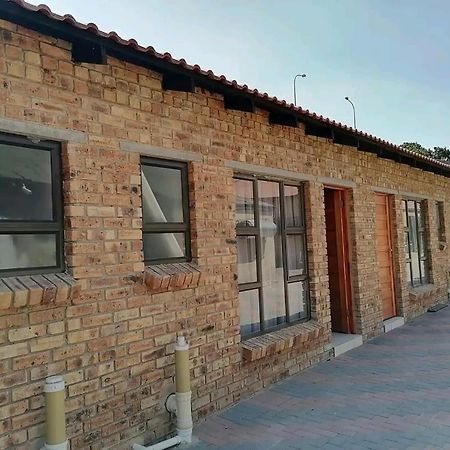 Lukhanya Guesthouse Randfontein Exterior photo